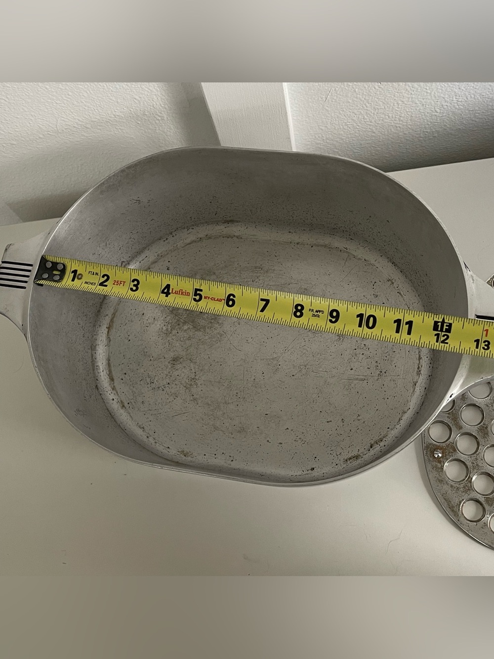 Wagner Ware Sydney Magnalite 4265-P Oval Roaster Lid & Trivet 8 Quart Dutch Oven - Picture 14 of 16